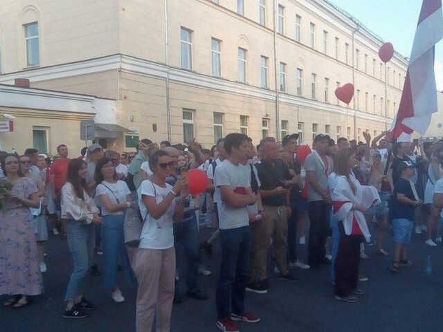 Из школы — сразу в приют: в Беларуси у участников протестных акций начали отбирать детей