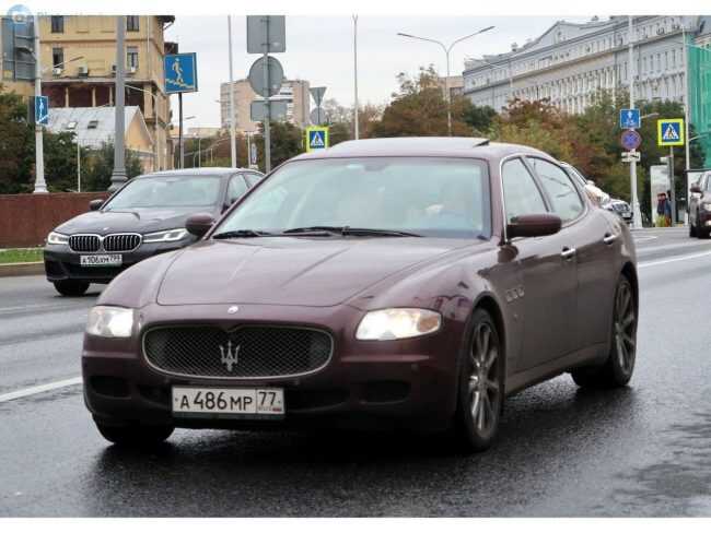 Сотрудники РПЛ ездят на люксовых авто с блатными номерами