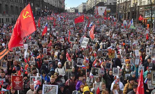 В Кремле оценили идею проведения «Бессмертного полка» в альтернативных форматах