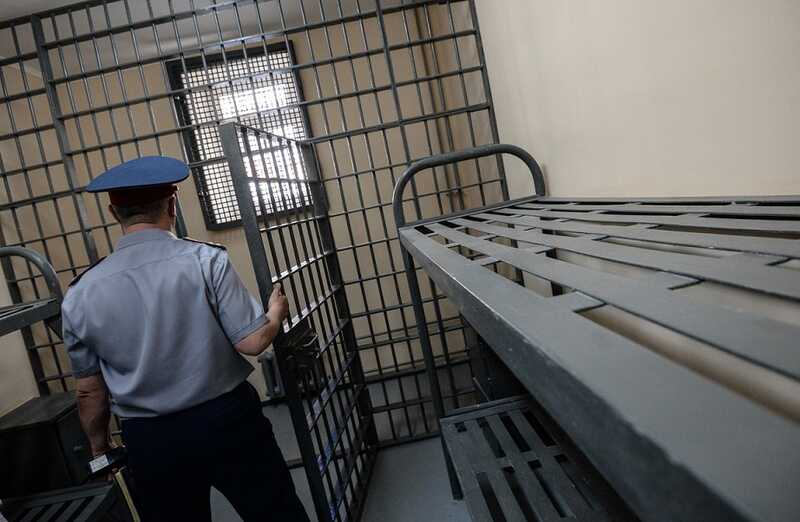 В Московской области задержан начальник смены СИЗО за попытку передать телефон заключенному