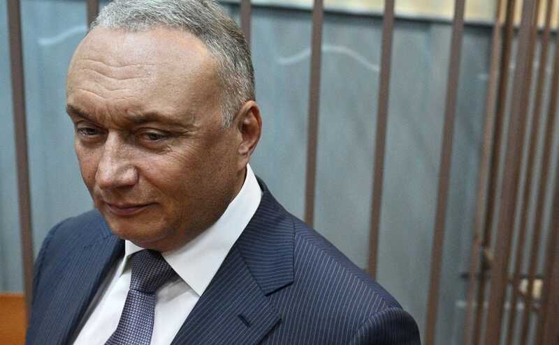 Дмитрий Савельев увлек за собой в тюрьму своих сообщников