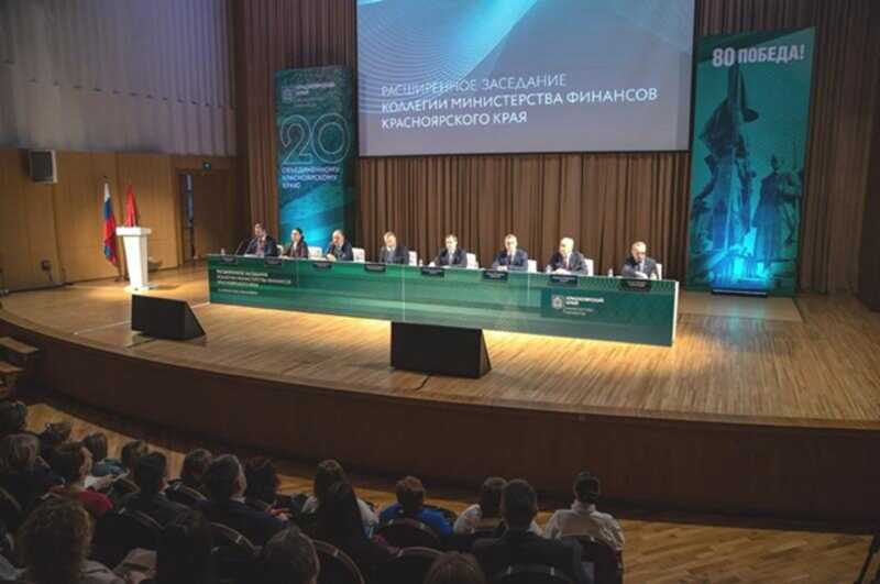 В Красноярске выявлены нарушения на сумму 2,9 миллиарда рублей, несмотря на "положительные" отчёты государственных служащих