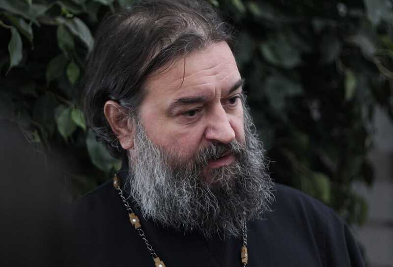 Протоиерей Андрей Ткачёв призвал вдов «похоронить сердце» вместе с мужем